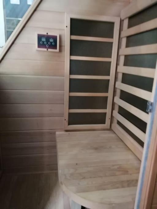 Appartement Avec Sauna Et Balneo Privatifs -Troyes Centre Luaran gambar