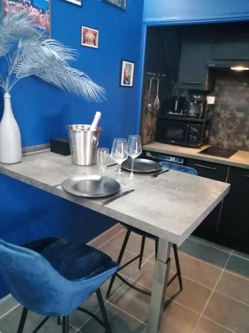 Appartement Avec Sauna Et Balneo Privatifs -Troyes Centre Luaran gambar