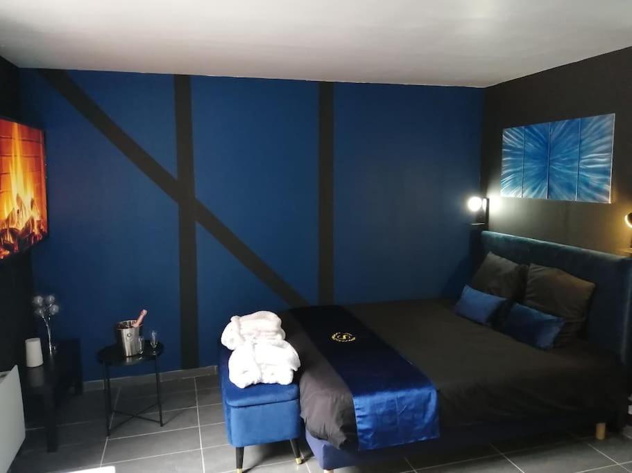 Appartement Avec Sauna Et Balneo Privatifs -Troyes Centre Luaran gambar